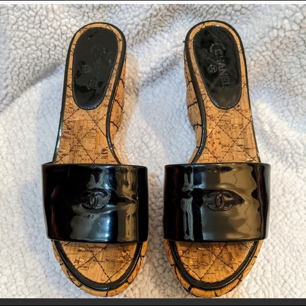 CHANEL Paten Leather Woven Cork Wedge Sandals
